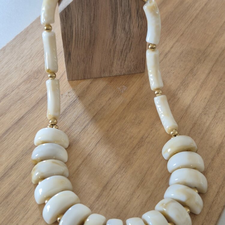 COLLIER BONNY