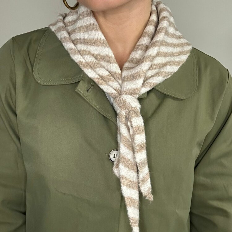 ECHARPE TRIANGLE RAYEE (SCARF)