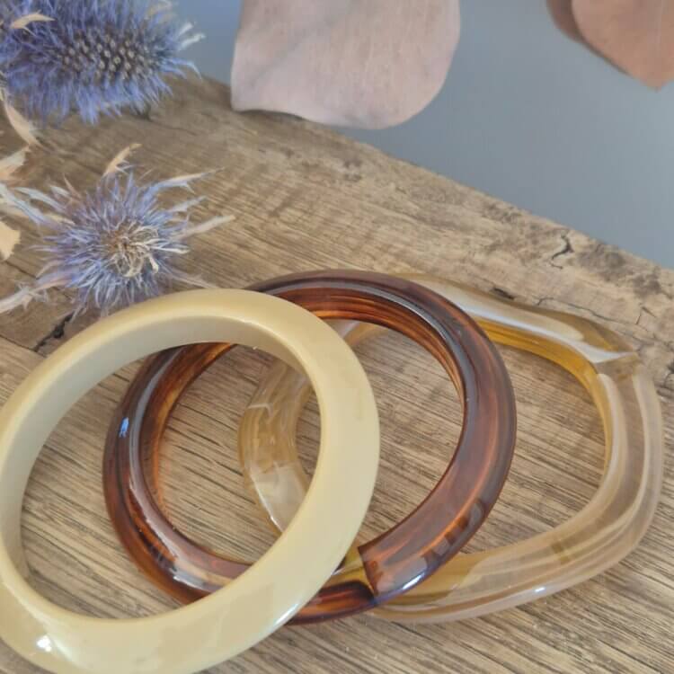 3 BRACELETS BEIGE ET MARRON