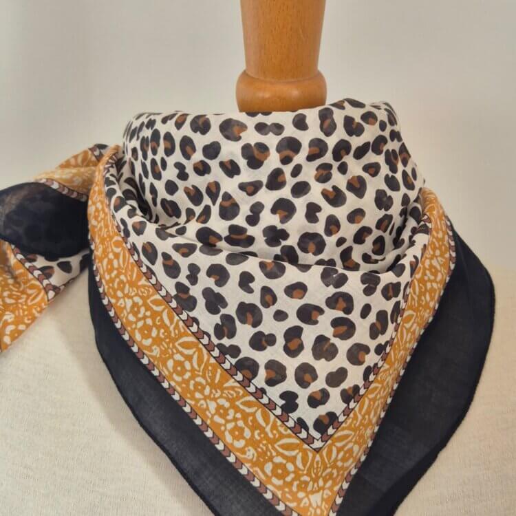 foulard leopard