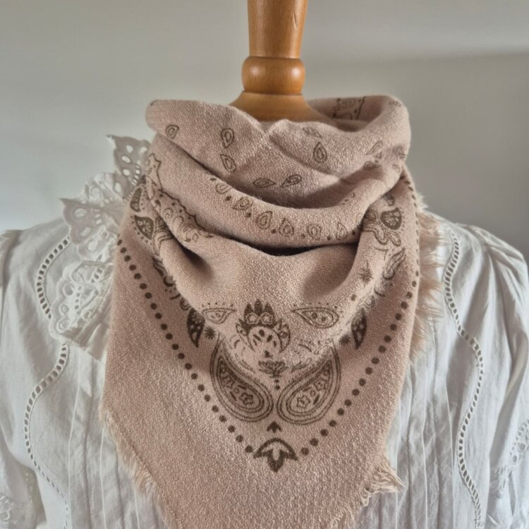 Foulard rose poudré à imprimé paisley Romy