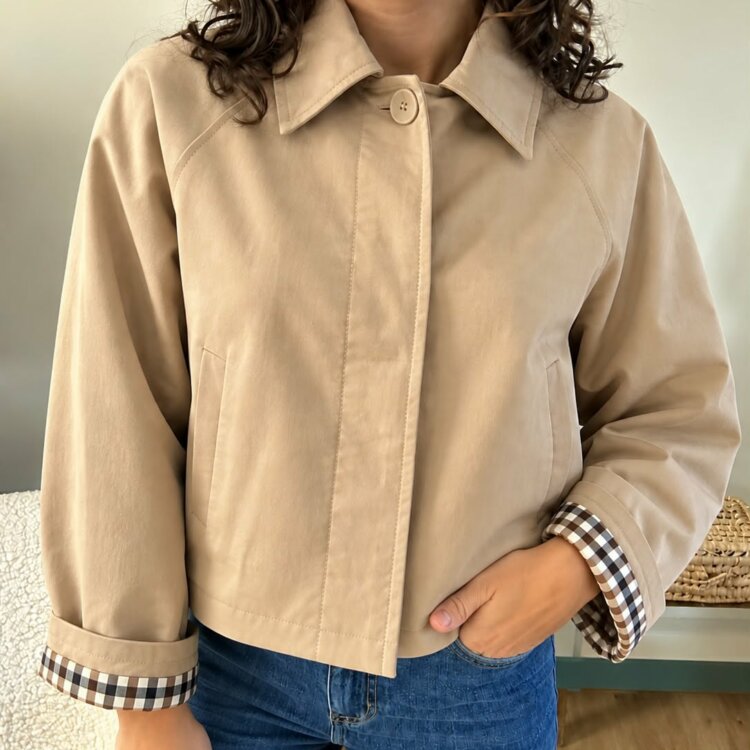 Veste trench courte beige en coton à poignets doublés vichy Clémentine