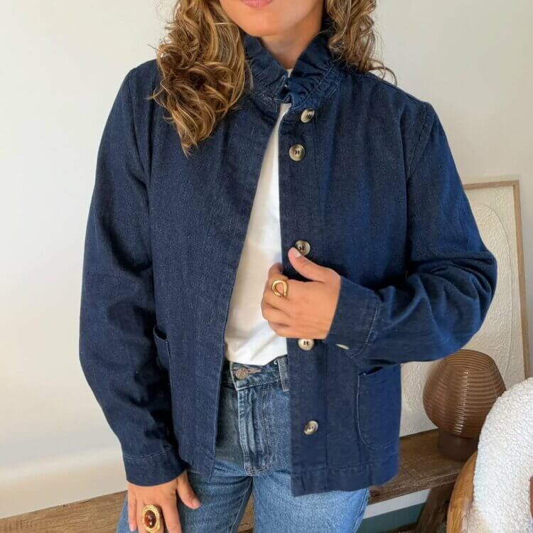 Chemise en jean brut à col volanté Océane